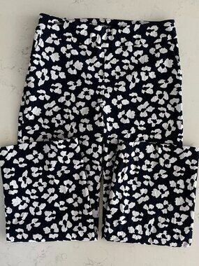 Lisette L Montreal Style 10741082 Textured Floral Crop/Capri Pants Navy Wht 0